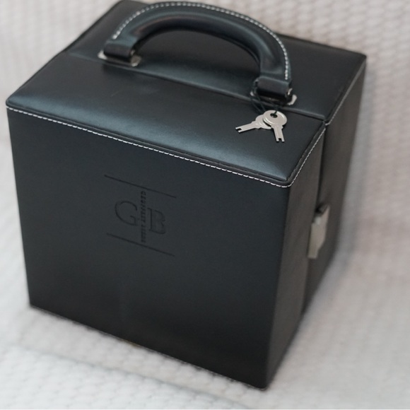 NEW Geoffrey Beene leather martini set - Picture 2 of 4